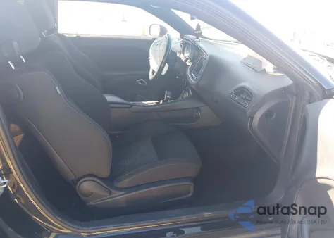 2021 Dodge Challenger R/T z USA, uszkodzony, nr VIN 2C3CDZBT7MH551643